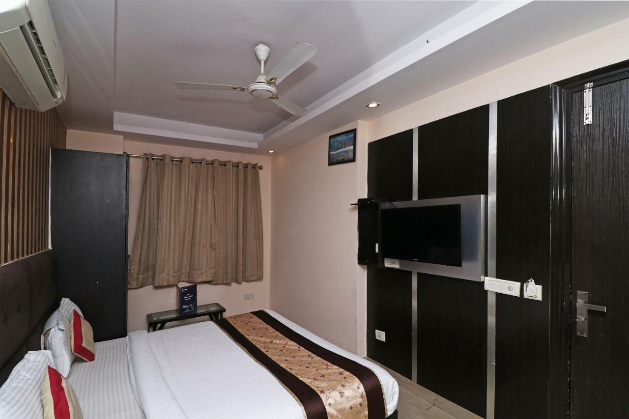Hotel Blue Pearl New Delhi Eksteriør billede